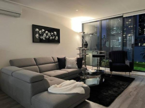 LUX 3BR Bourke St Sub-penthouse: Amazing Terrace